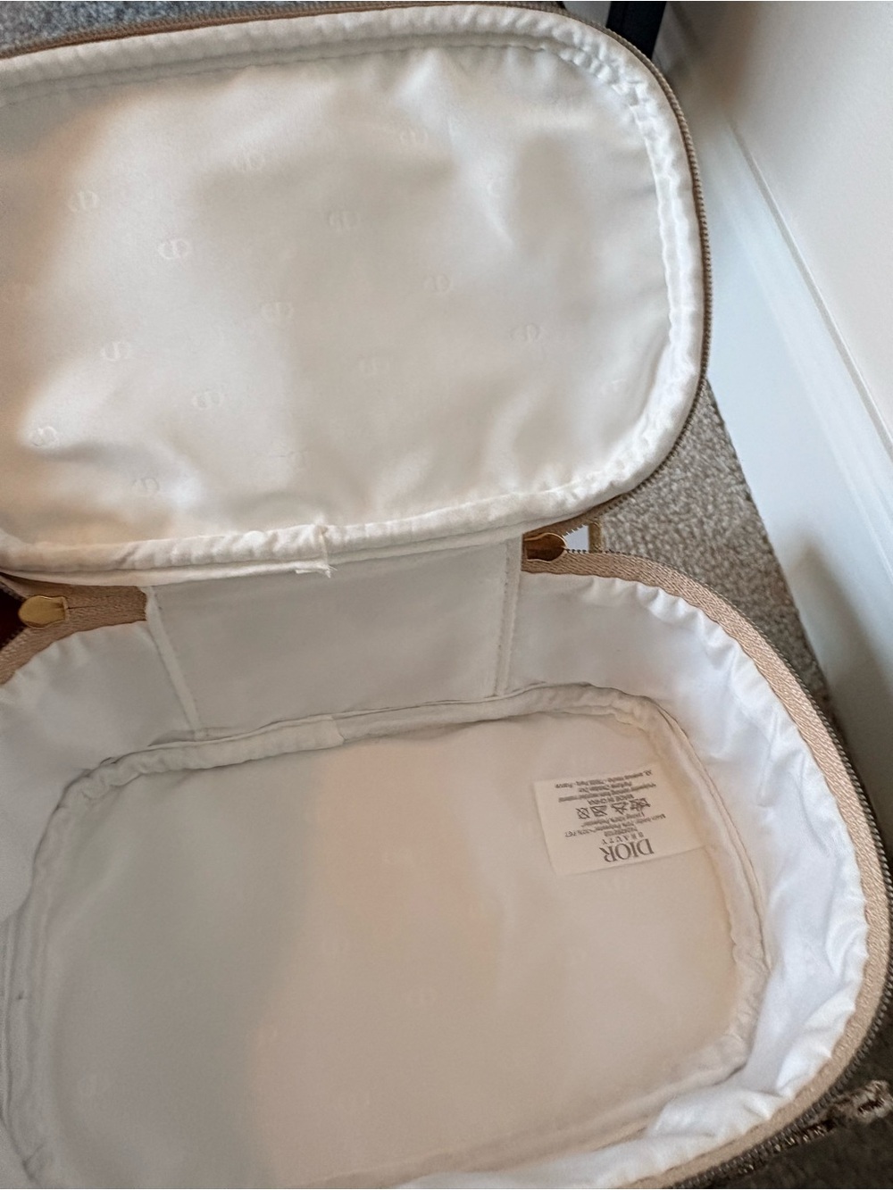 Dior Beauty Gold Metallic Makeup Pouch - Picture 3 of 5